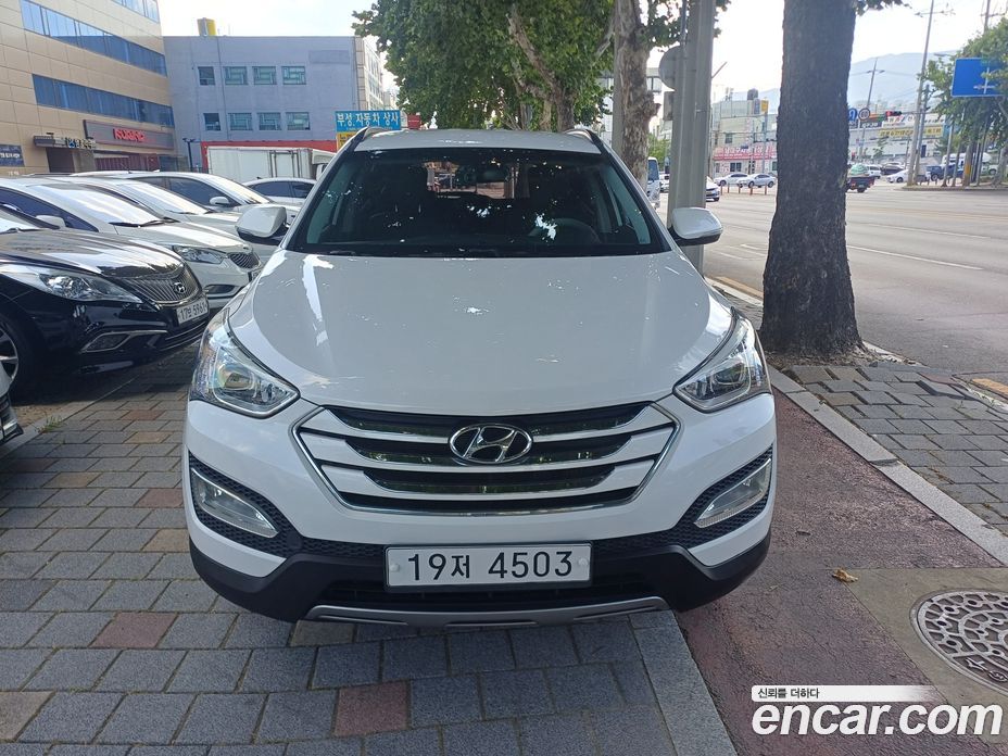 Hyundai Santa Fe (DM) фото 2
