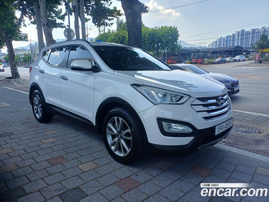 Hyundai Santa Fe (DM) фото 3