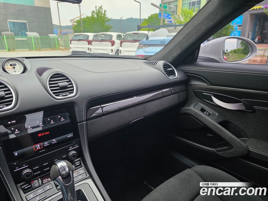 Porsche 718 Cayman фото 11