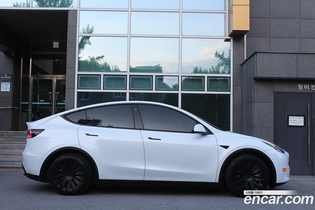 Tesla Model Y фото 3