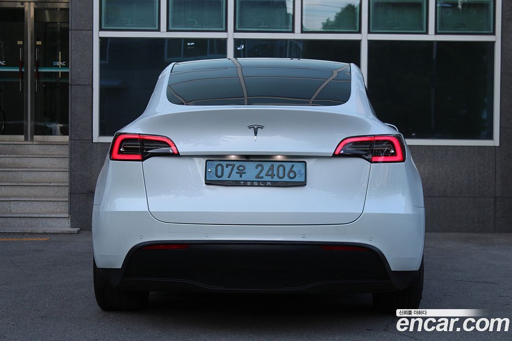 Tesla Model Y фото 4