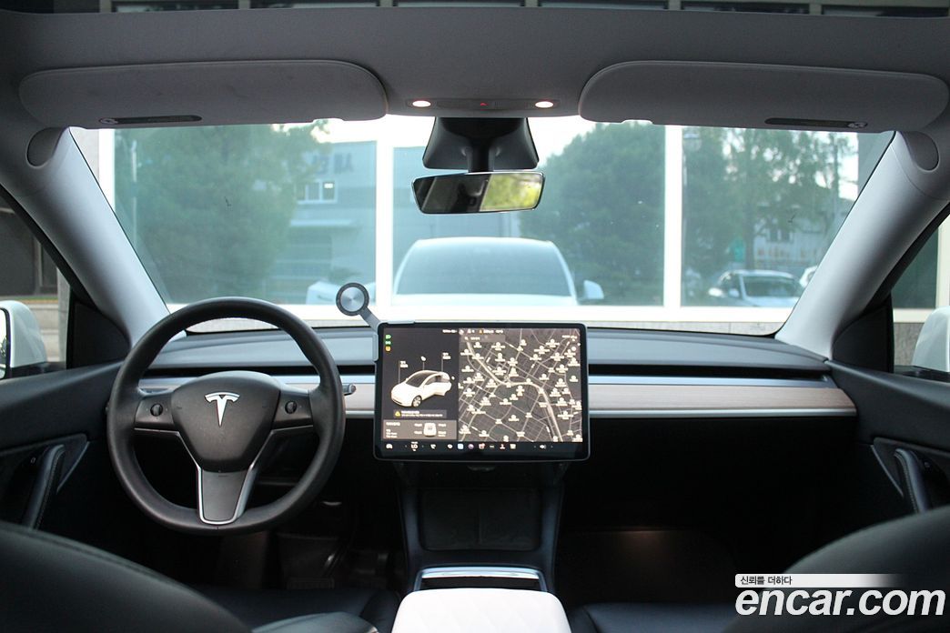 Tesla Model Y фото 7