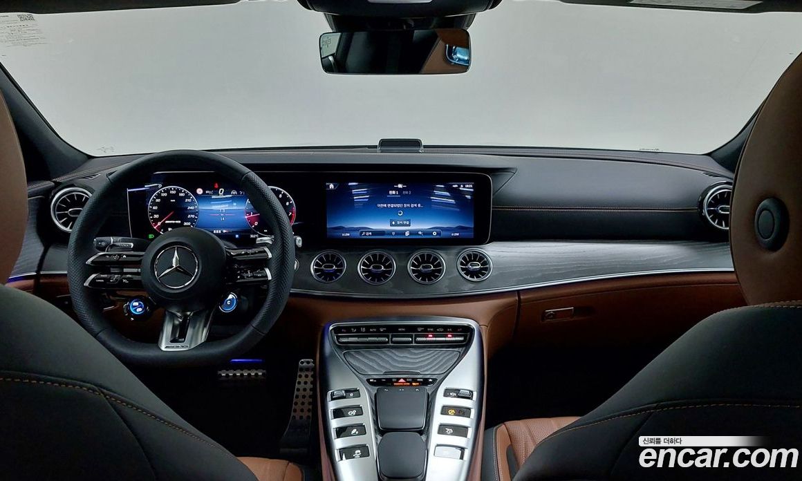 Mercedes-Benz AMG GT фото 7