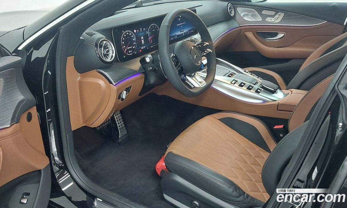Mercedes-Benz AMG GT фото 9