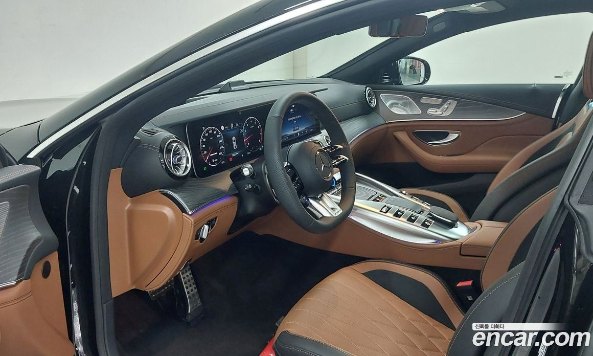 Mercedes-Benz AMG GT фото 14