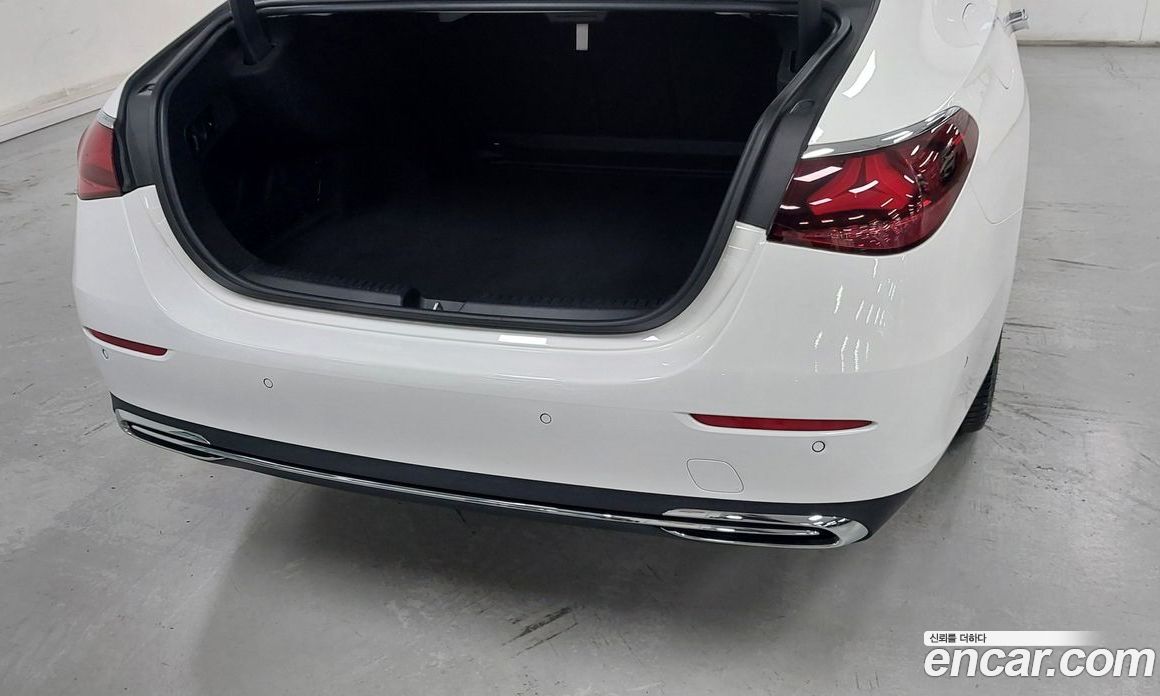 Mercedes-Benz E-Class W214 фото 11