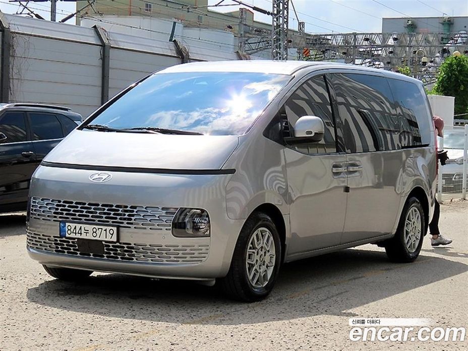 Hyundai Staria фото 2