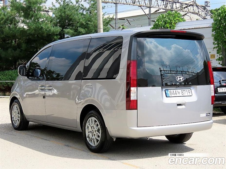 Hyundai Staria фото 3