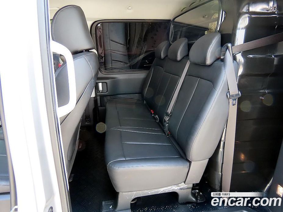 Hyundai Staria фото 6
