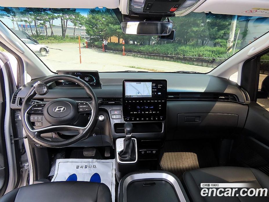Hyundai Staria фото 7