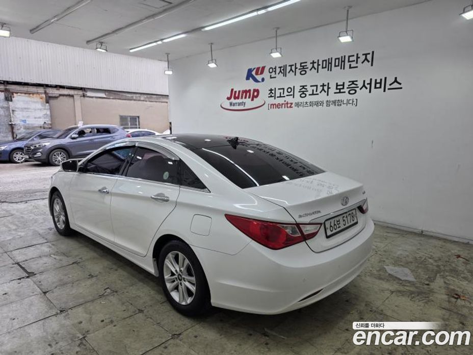 Hyundai Sonata (YF) фото 4