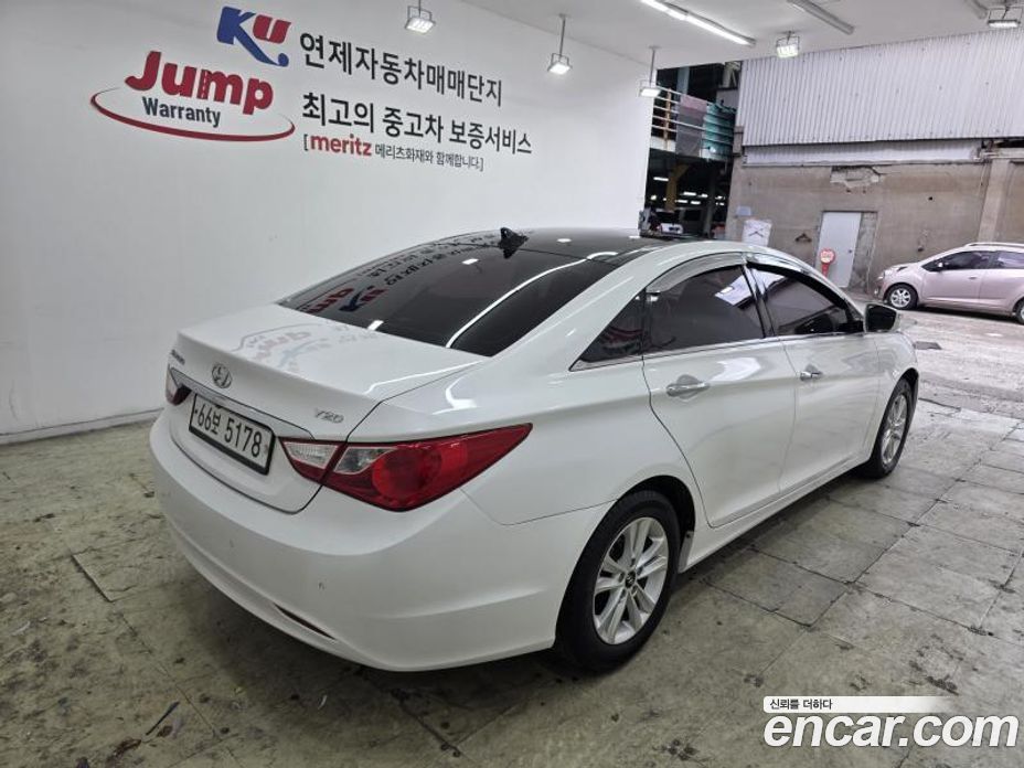 Hyundai Sonata (YF) фото 5