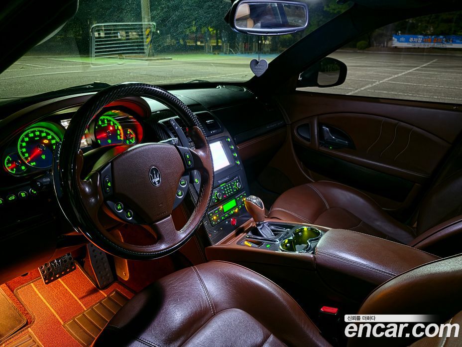 Maserati Quattroporte фото 6