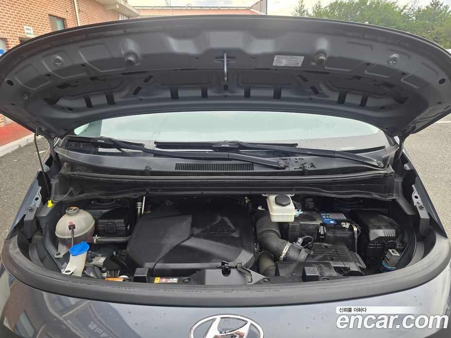 Hyundai Staria фото 6
