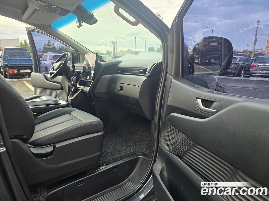 Hyundai Staria фото 17