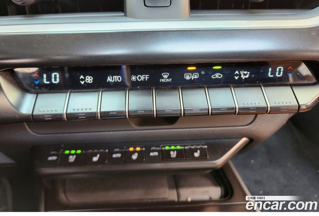 Lexus UX250h фото 8