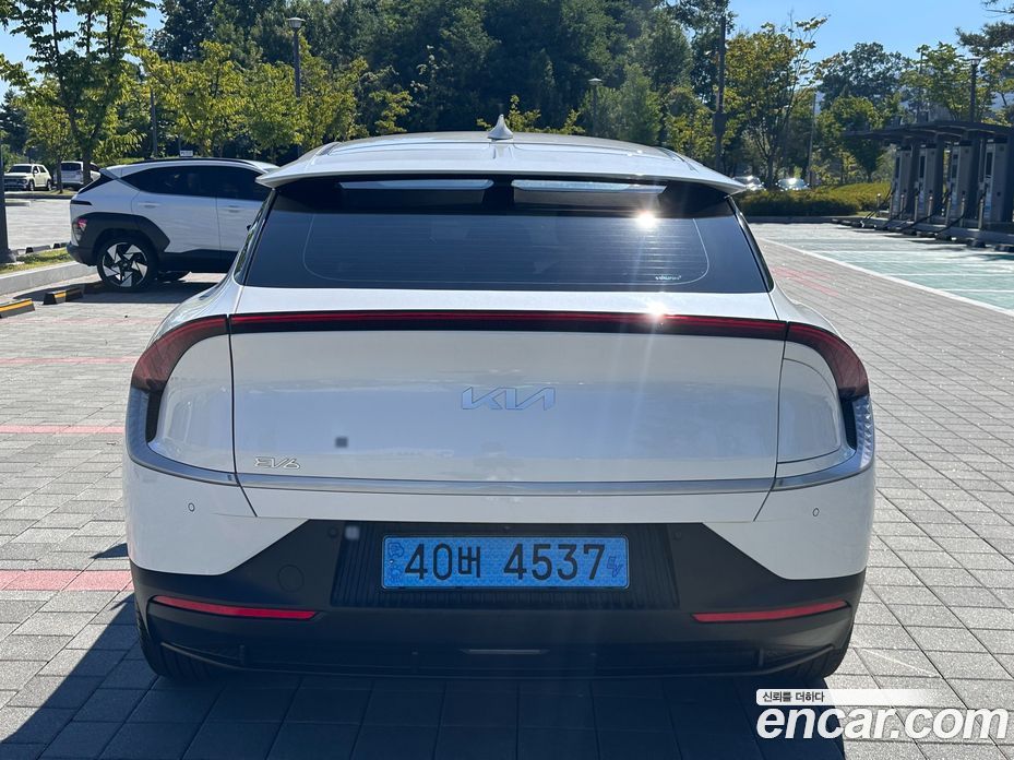 Kia EV6 фото 3
