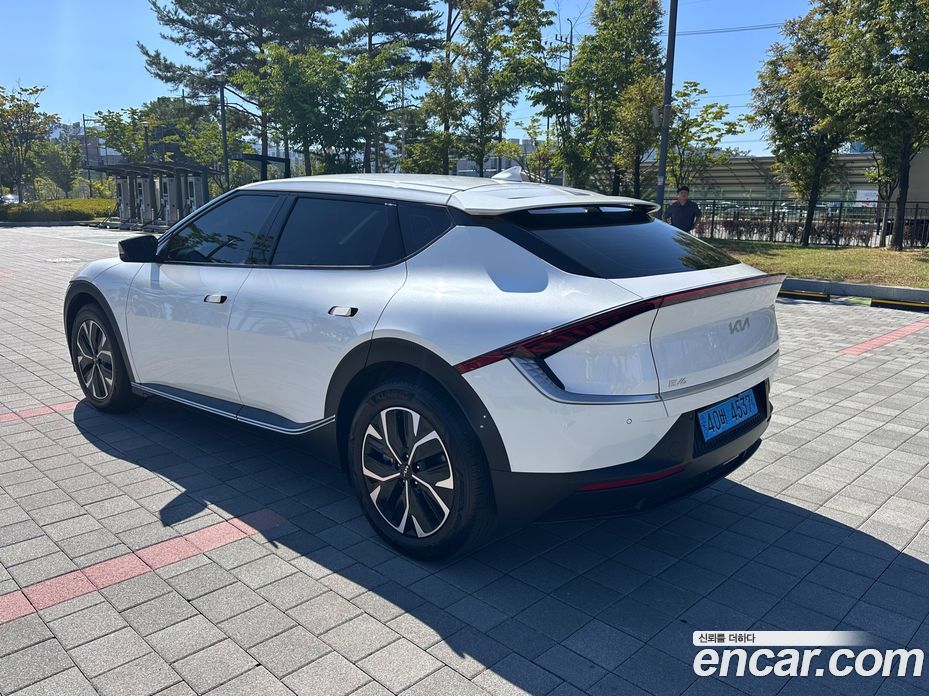 Kia EV6 фото 5