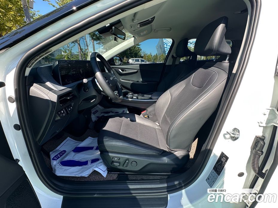 Kia EV6 фото 17