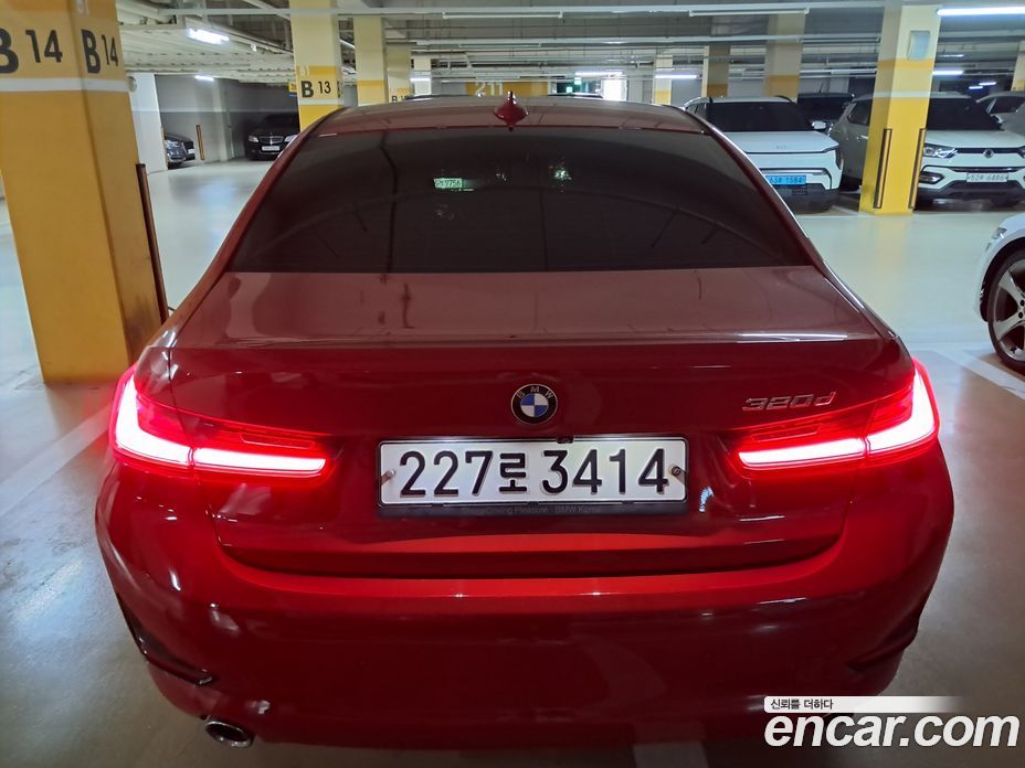 BMW 3-Series (G20) фото 2