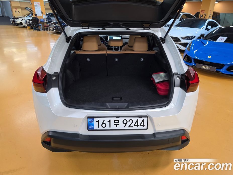 Lexus UX300h фото 14