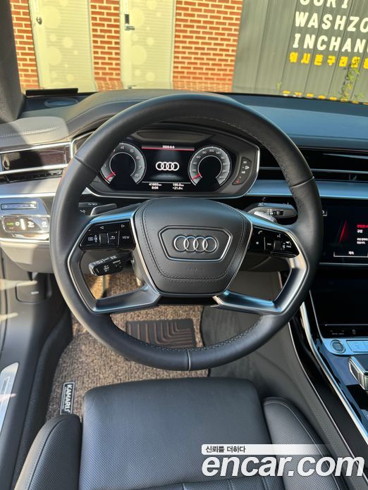Audi A8 (D5) фото 8