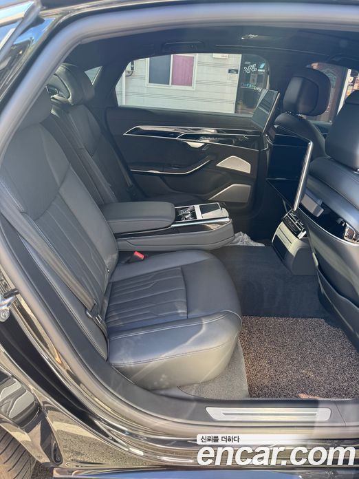 Audi A8 (D5) фото 10
