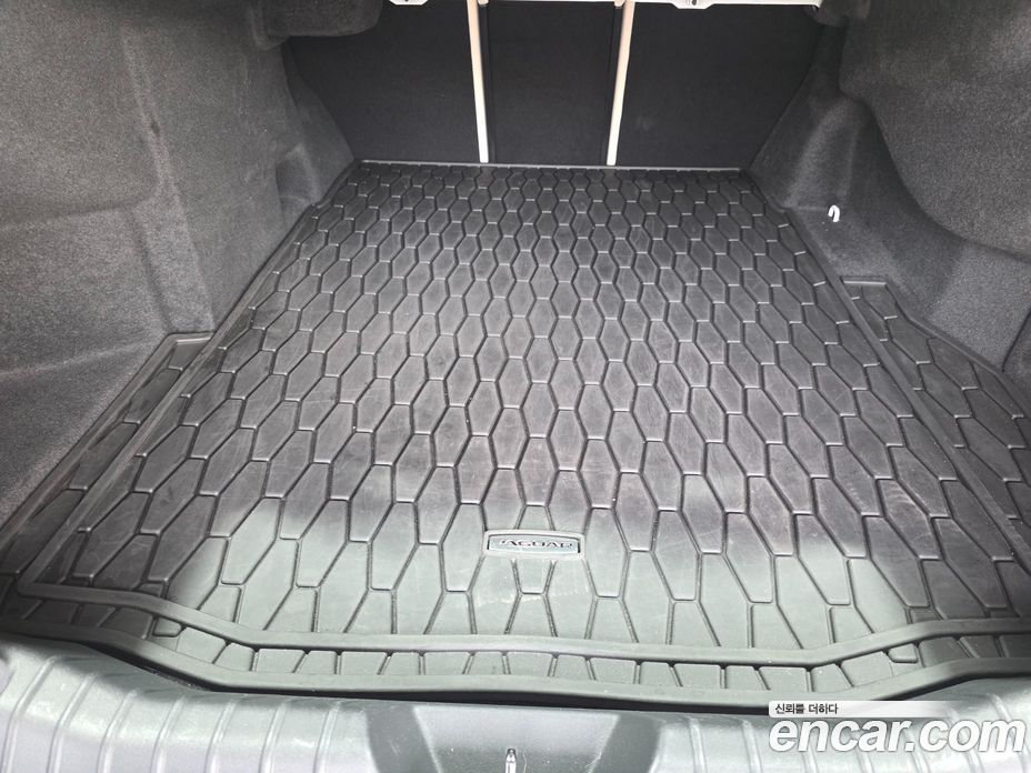 Jaguar XF (X260) фото 12