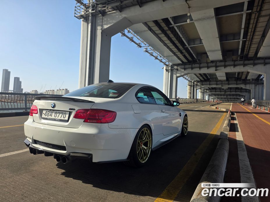 BMW M3 (E90) фото 2