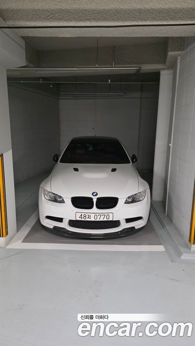 BMW M3 (E90) фото 3