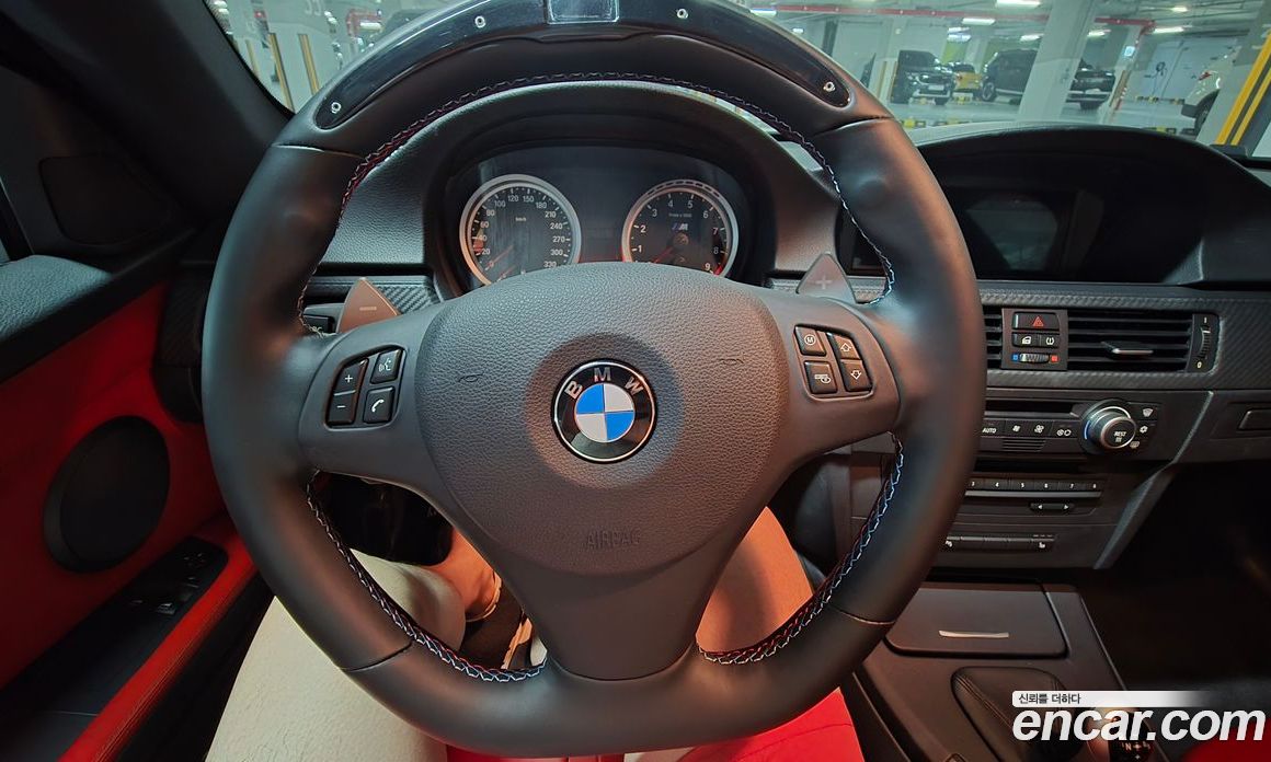 BMW M3 (E90) фото 8