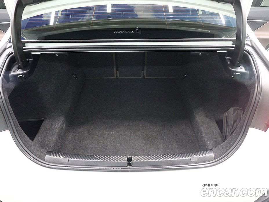 BMW 5-Series (G60) фото 15