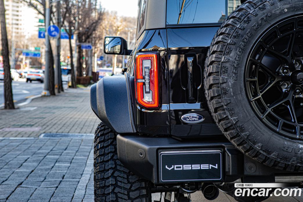 Ford Bronco 6th Gen фото 3