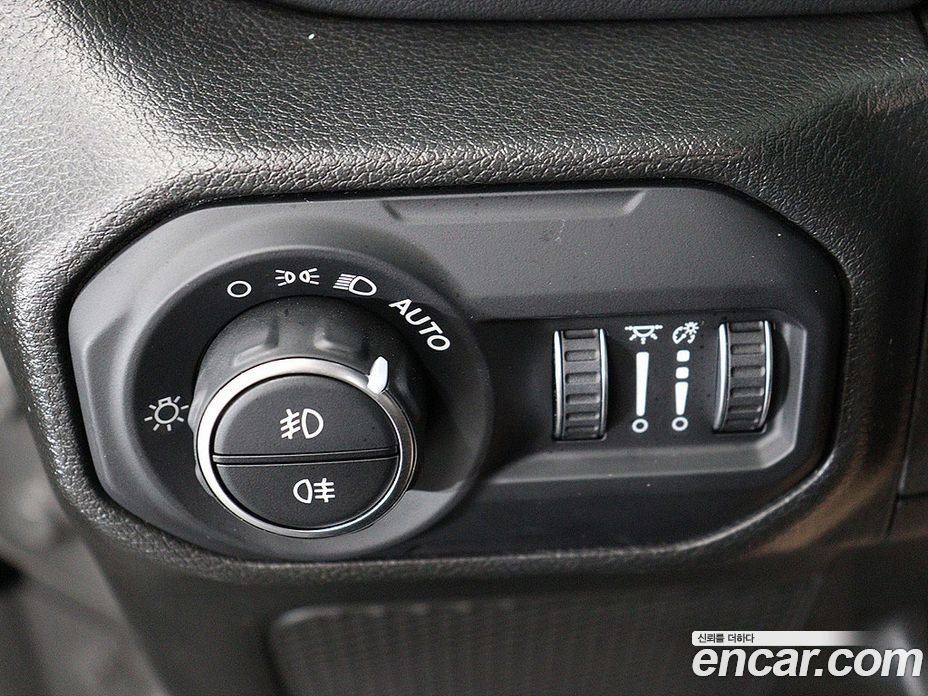 Jeep Wrangler (JL) фото 13