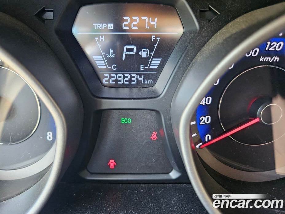 Hyundai The New Avante фото 5