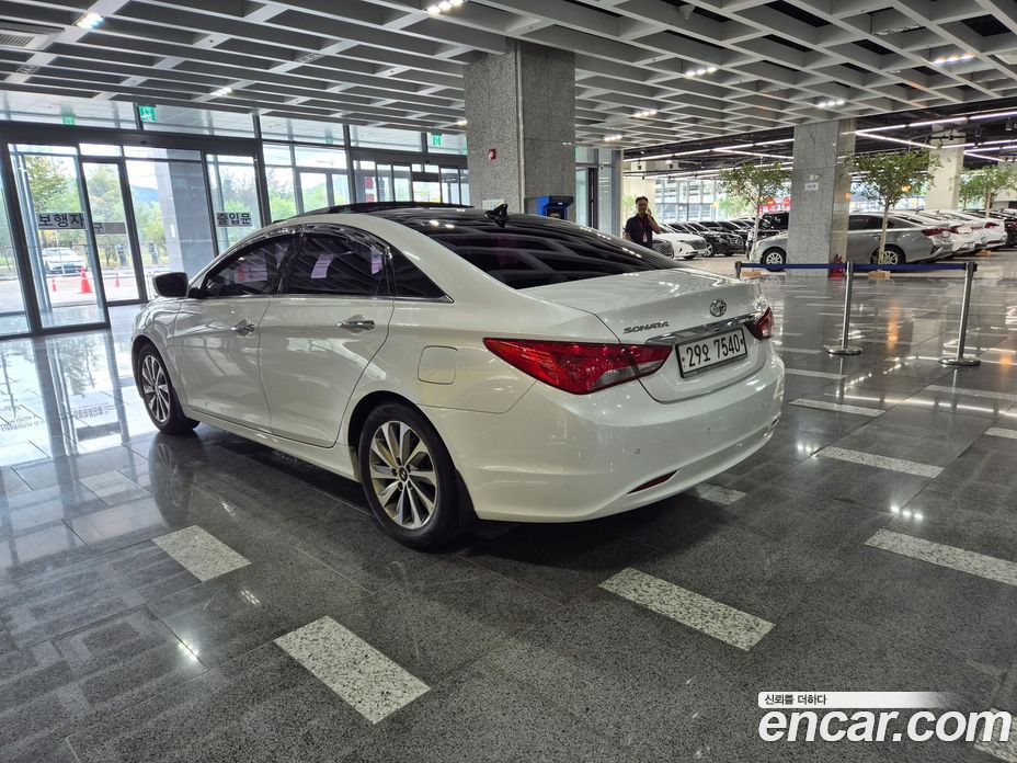 Hyundai Sonata The Brilliant фото 7