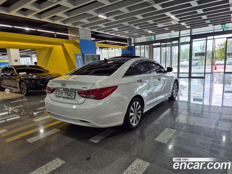 Hyundai Sonata The Brilliant фото 8