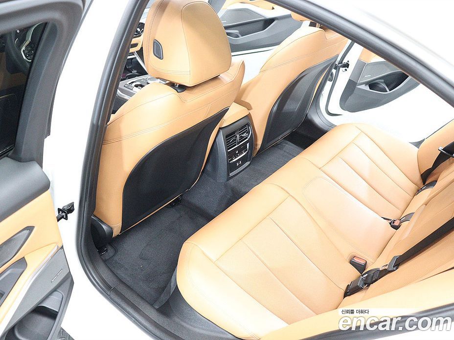 BMW 3-Series (G20) фото 10