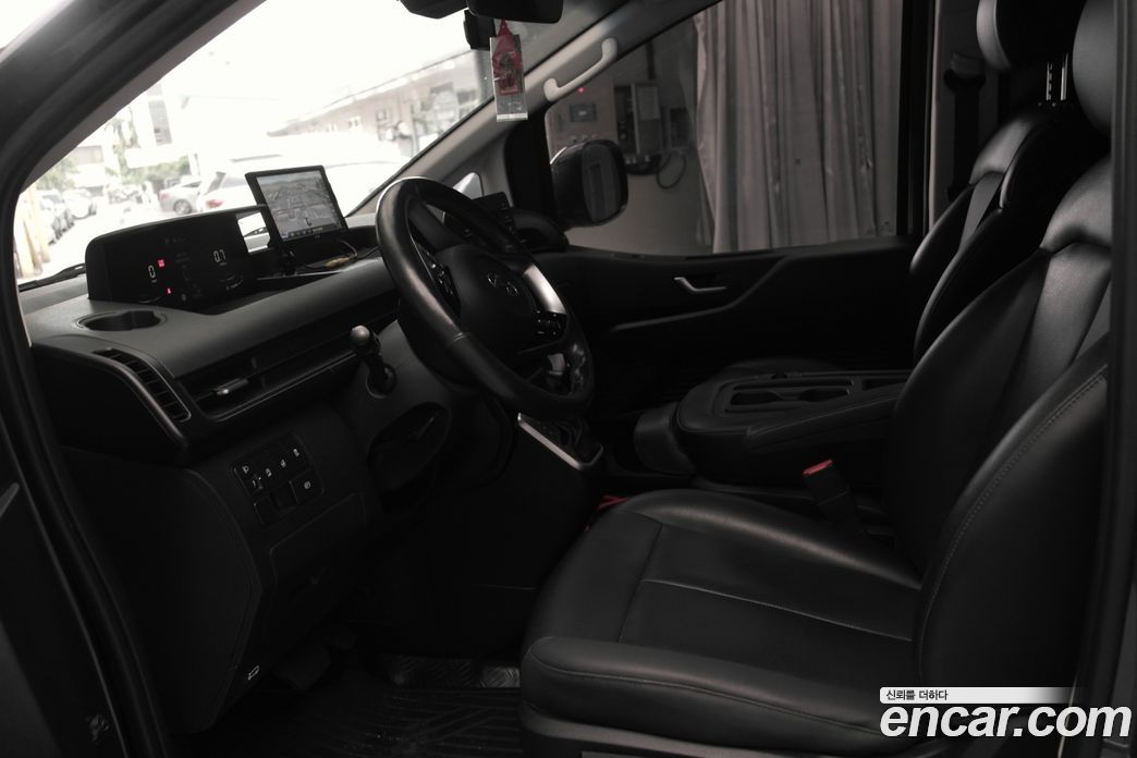 Hyundai Staria фото 7
