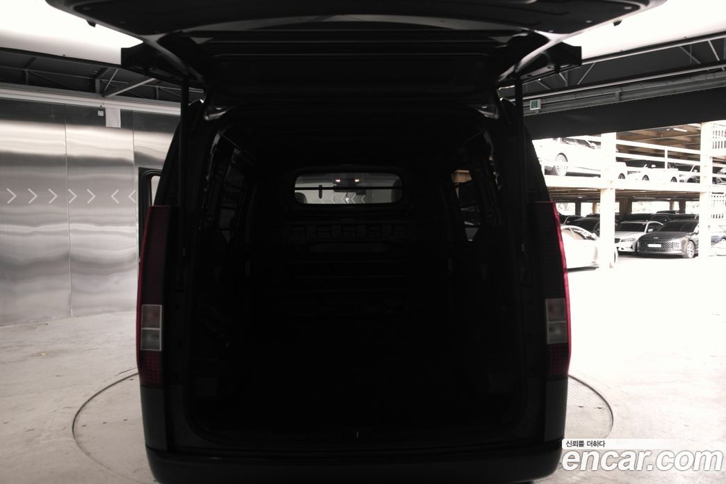 Hyundai Staria фото 10