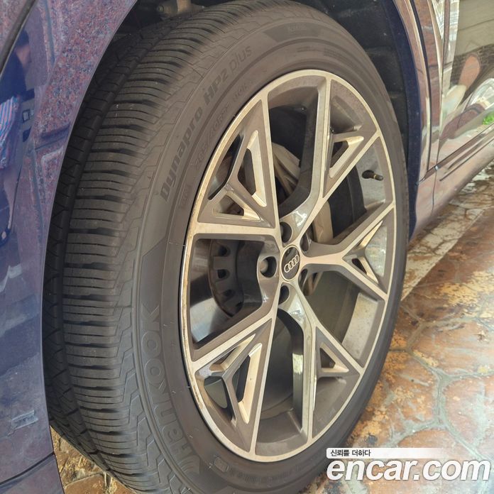 Audi Q8 (4M) фото 11