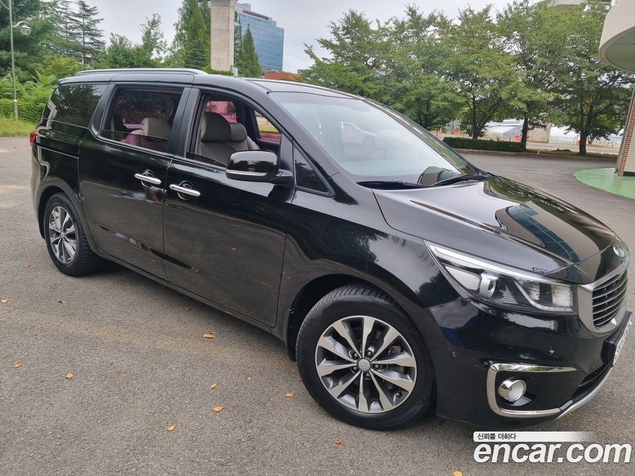 Kia Carnival 3rd Gen фото 3