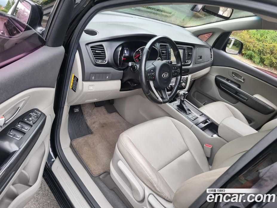 Kia Carnival 3rd Gen фото 7