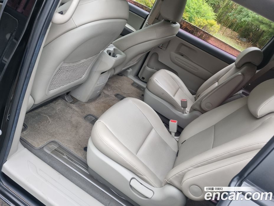 Kia Carnival 3rd Gen фото 8