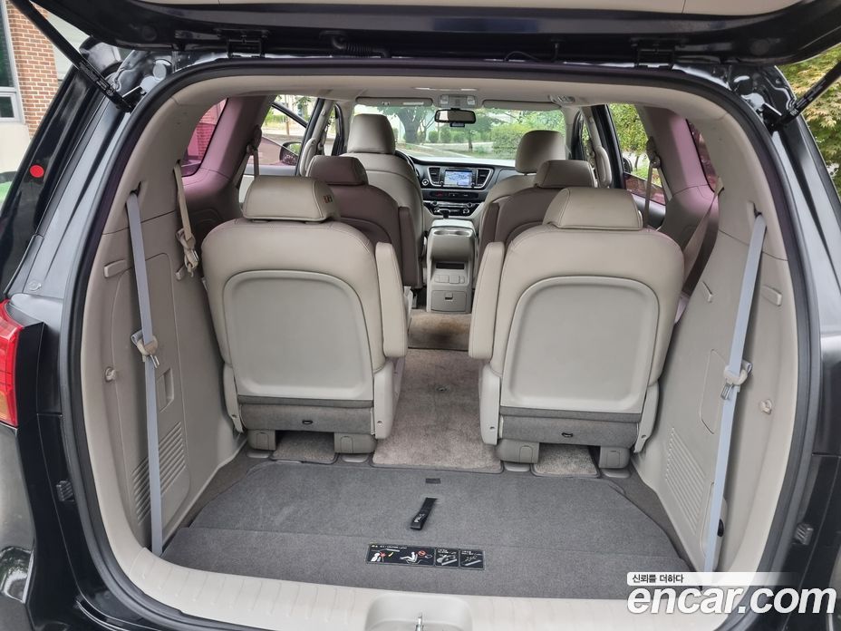 Kia Carnival 3rd Gen фото 9