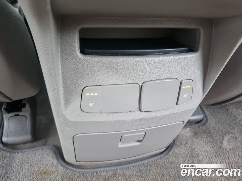 Kia Carnival 3rd Gen фото 16