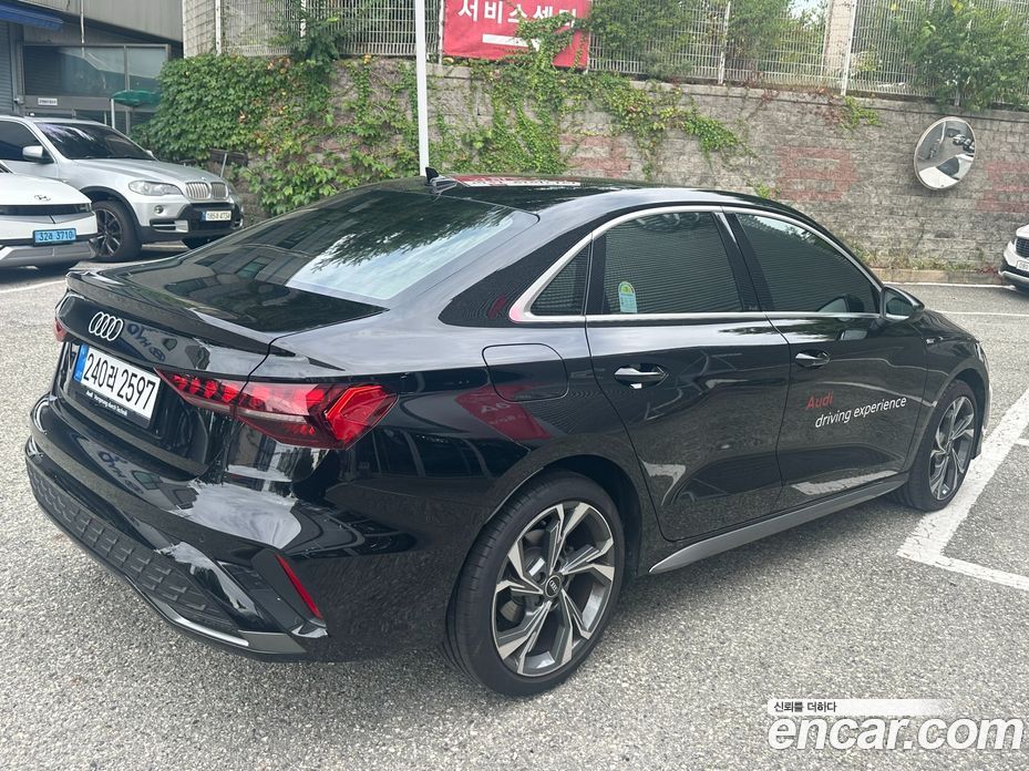Audi A3 (8Y) фото 2