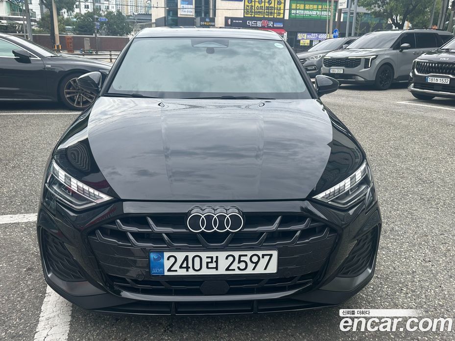 Audi A3 (8Y) фото 3