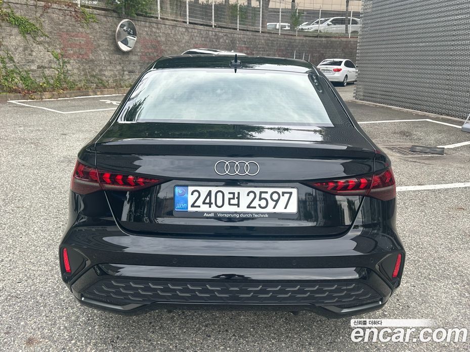Audi A3 (8Y) фото 4
