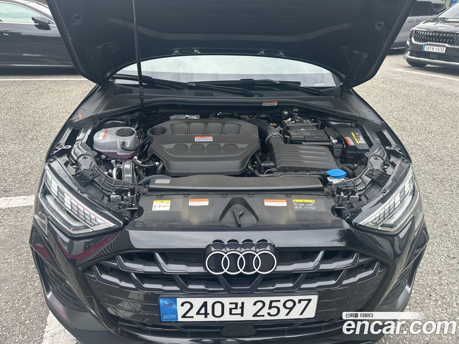 Audi A3 (8Y) фото 6